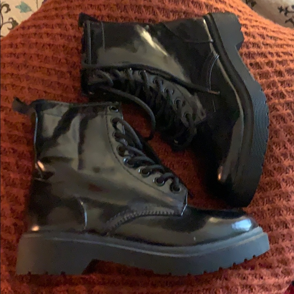 Black Doc-like boots New without tags